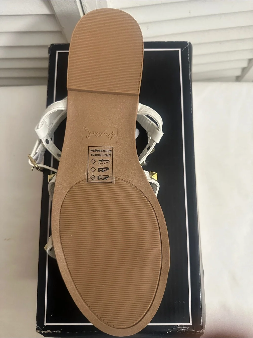 Qupid White Pyramid-Stud Ankle-Strap Sandal - Picture 4 of 5